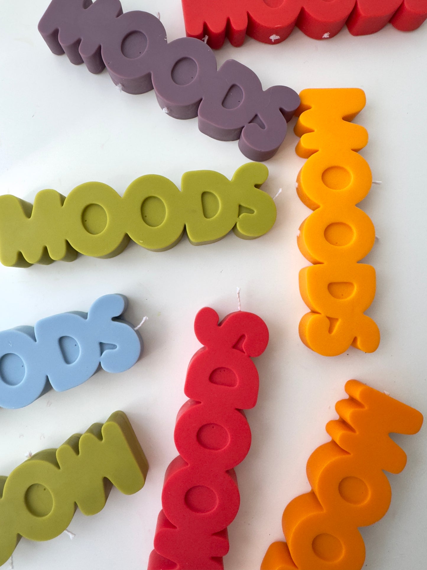 MOODS TYPO CANDLE