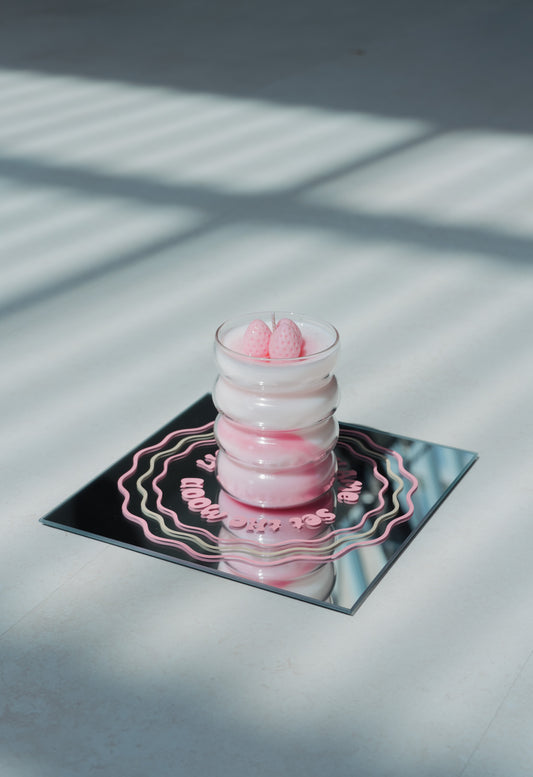 STRAWBERRY MILKSHAKE CANDLE